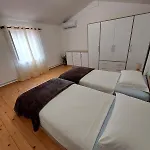 Dina * Tar-Vabriga