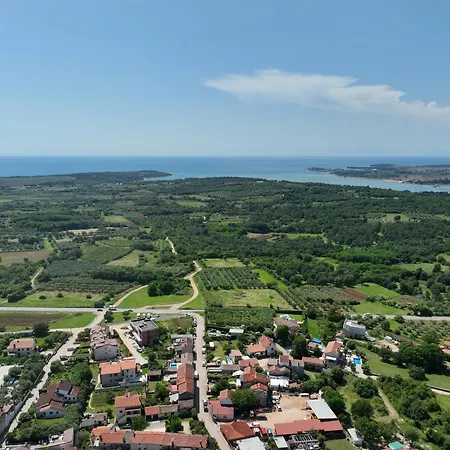 Dina Villa