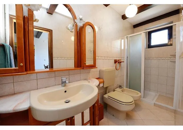 빌라 Dina Tar-Vabriga