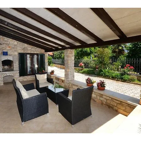 Villa Dina Tar-Vabriga