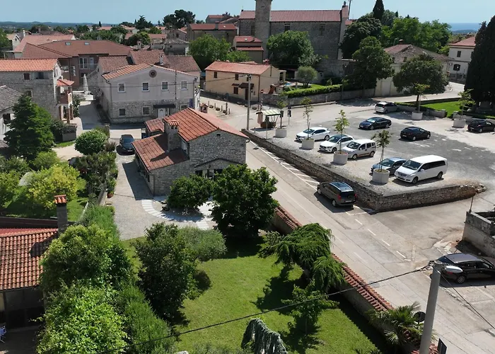 Dina Villa Tar-Vabriga